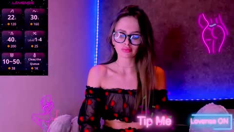 Snapshot of jess_kahawaty chatting on 12/14/25, 10:47 Jess online show from 12/14/25, 10:47