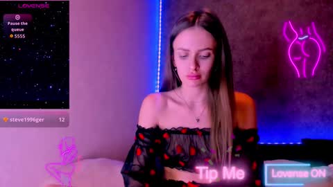 Snapshot of jess_kahawaty chatting on 12/16/25, 12:32 Jess online show from 12/16/25, 12:32