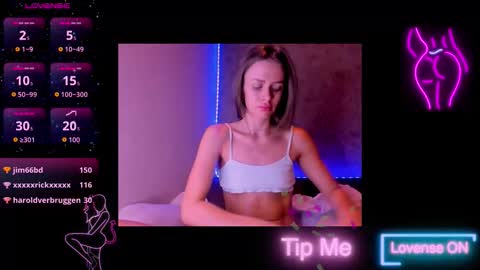 Snapshot of jess_kahawaty chatting on 12/17/25, 08:09 Jess online show from 12/17/25, 08:09