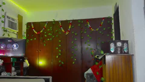 Snapshot of jess_sweett chatting on 01/07/26, 07:27 Jessica online show from 01/07/26, 07:27