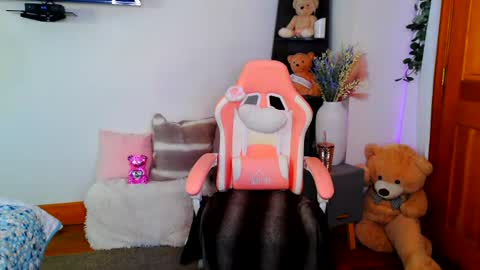 Jessabelle Diamond online show from 07/23/26, 01:20