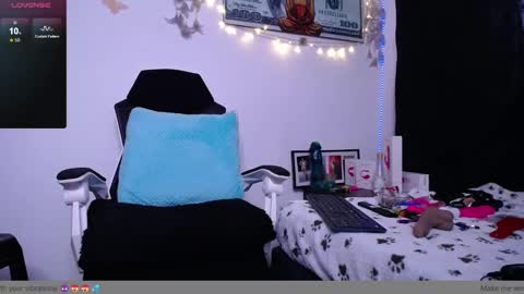 Snapshot of jessi1986_ chatting on 01/04/25, 06:40 Jessie online show from 01/04/25, 06:40