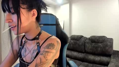 jessi_lemus online show from 11/24/25, 08:30