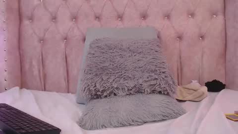 Jessica  online show from 12/17/24, 06:42