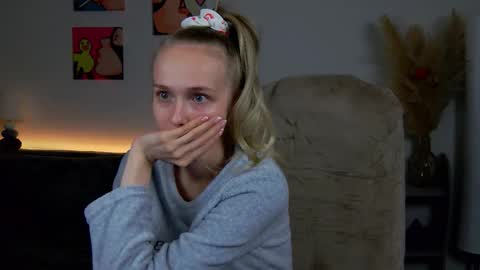 Snapshot of jessica_rays chatting on 10/12/25, 10:42 Jessica online show from 10/12/25, 10:42