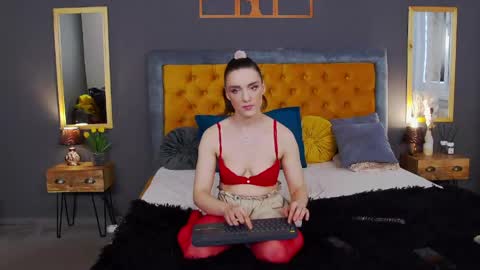 Jessica White online show from 05/25/26, 04:29
