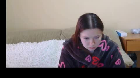 jessicaholland1 online show from 04/05/26, 05:59