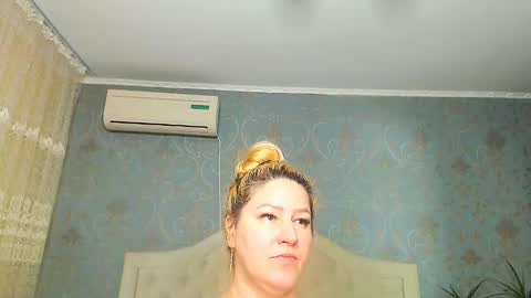 Snapshot of jessicalove20 chatting on 01/21/25, 08:52 single mommy online show from 01/21/25, 08:52