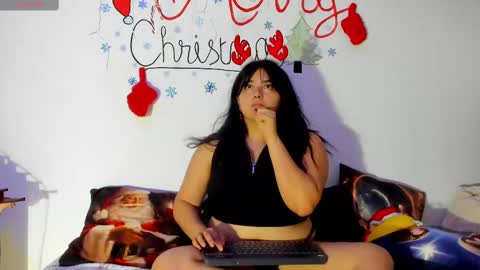 Snapshot of jessicared18 chatting on 12/19/24, 04:45 jessicared18 online show from 12/19/24, 04:45