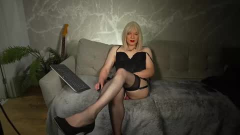 Snapshot of jessicatv chatting on 11/23/25, 03:45 Jessicatv online show from 11/23/25, 03:45