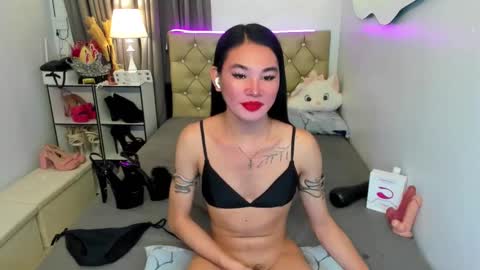 Snapshot of jessie_empress chatting on 01/12/25, 05:33 Your naughty Jessie online show from 01/12/25, 05:33