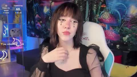 Snapshot of jessiefrost chatting on 10/31/25, 03:57 jessiefrost online show from 10/31/25, 03:57