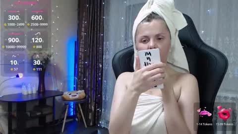 Snapshot of jessiemays chatting on 11/19/25, 10:21 Jess online show from 11/19/25, 10:21