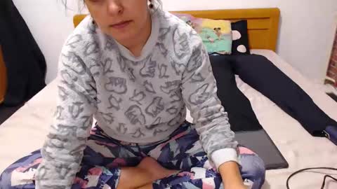 jessiestar3 online show from 12/03/25, 02:41