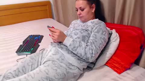 Snapshot of jessiestar3 chatting on 02/14/26, 07:54 jessiestar3 online show from 02/14/26, 07:54