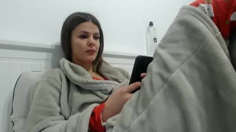 Snapshot of jessiexryan chatting on 01/08/25, 05:27 jessieryan online show from 01/08/25, 05:27