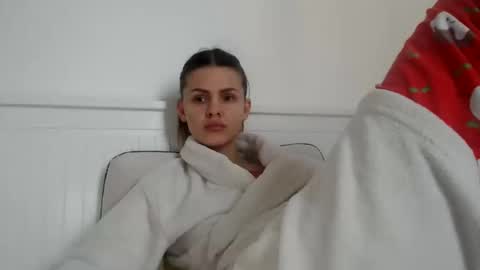 Snapshot of jessiexryan chatting on 02/12/25, 12:44 jessieryan online show from 02/12/25, 12:44