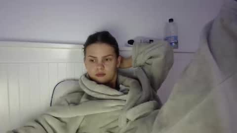 Snapshot of jessiexryan chatting on 10/18/25, 05:21 jessieryan online show from 10/18/25, 05:21