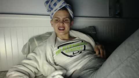 Snapshot of jessiexryan chatting on 11/20/25, 03:01 jessieryan online show from 11/20/25, 03:01