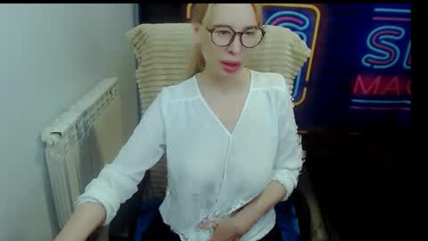 Victoria online show from 10/26/25, 08:26