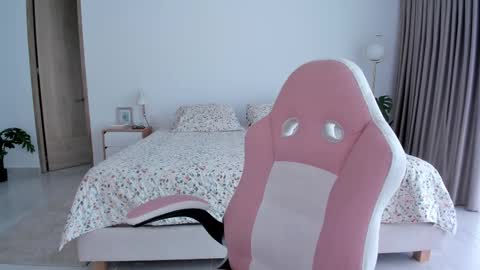    online show from 02/10/25, 03:53