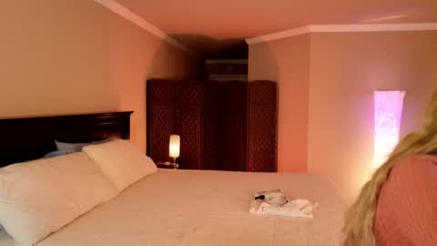 Jess Ryan online show from 11/18/25, 01:22