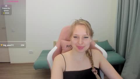 Snapshot of jessy_comely chatting on 12/02/24, 09:06 Jessy online show from 12/02/24, 09:06