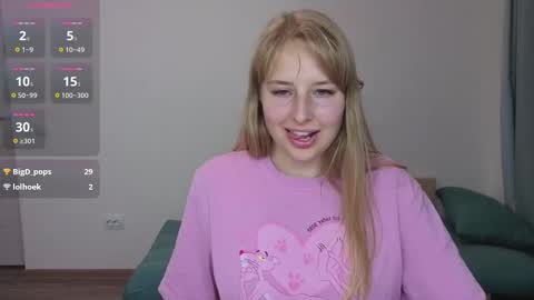 Snapshot of jessy_comely chatting on 09/24/25, 02:42 Jessy online show from 09/24/25, 02:42
