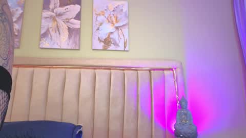 Jessy Mateus online show from 10/17/25, 04:59