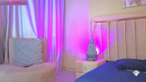 Jessy Mateus online show from 10/22/25, 04:13