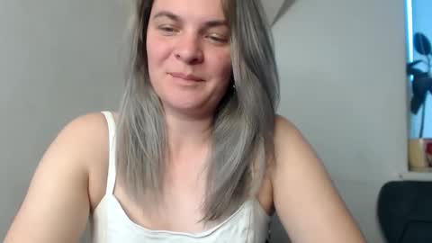 jessyangels online show from 04/15/26, 07:37