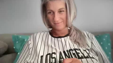Jessye online show from 10/10/25, 09:19