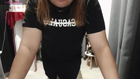 jesy_001 online show from 10/29/25, 10:28