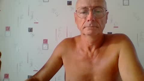 Snapshot of jet66000 chatting on 09/14/25, 08:46 jet66000 online show from 09/14/25, 08:46