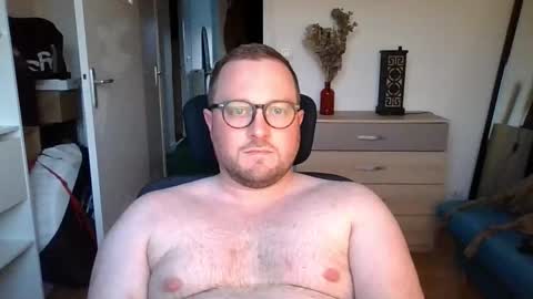 jeuneloup92 online show from 09/24/25, 06:00