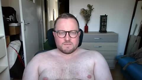 jeuneloup92 online show from 09/25/25, 04:21