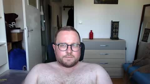 Snapshot of jeuneloup92 chatting on 06/18/26, 04:33 jeuneloup92 online show from 06/18/26, 04:33