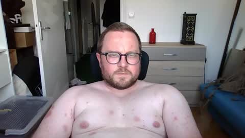 jeuneloup92 online show from 07/09/26, 04:00