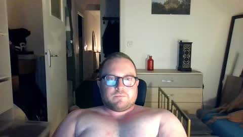 jeuneloup92 online show from 07/17/26, 12:17