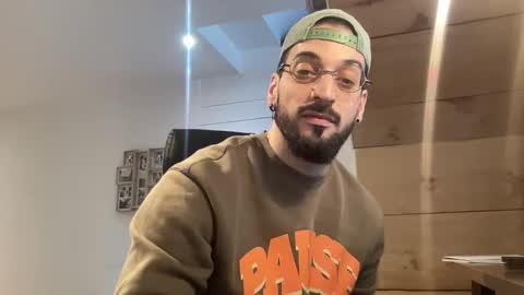 Snapshot of jeunemek00779042 chatting on 02/04/25, 02:53 JEUNEMEK007 online show from 02/04/25, 02:53