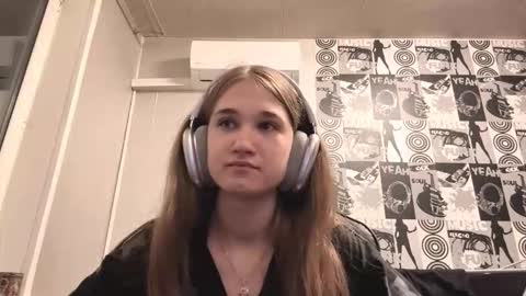 Helgi online show from 11/22/25, 02:38