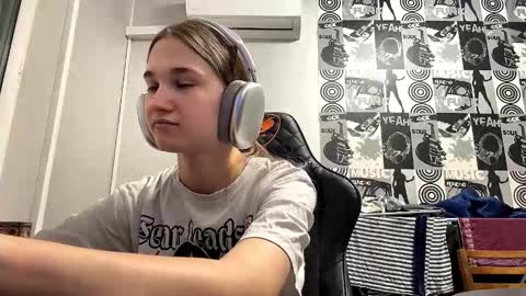 Helgi online show from 11/25/25, 03:01