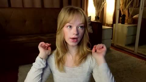 Gwen online show from 12/21/25, 07:15