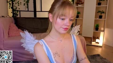 Gwen online show from 02/13/26, 09:11