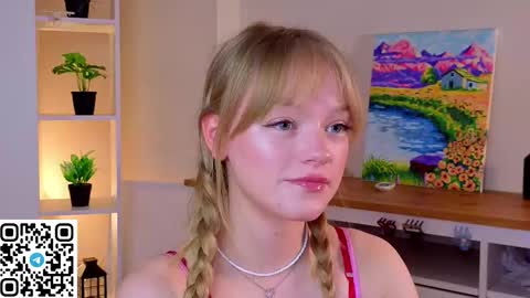 Gwen online show from 03/19/26, 08:24