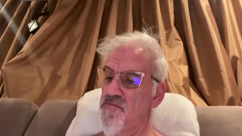 Snapshot of jewlronny chatting on 01/05/26, 05:38 jewlronny online show from 01/05/26, 05:38