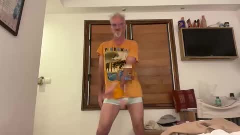 Snapshot of jewlronny chatting on 02/28/26, 08:54 jewlronny online show from 02/28/26, 08:54