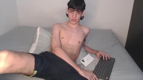 Snapshot of jey_foxx chatting on 01/23/25, 07:40 jey_foxx online show from 01/23/25, 07:40