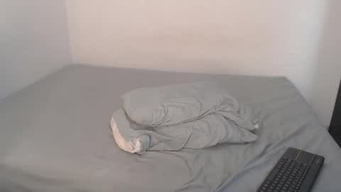 Snapshot of jey_foxx chatting on 02/15/25, 09:48 jey_foxx online show from 02/15/25, 09:48