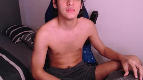 Snapshot of jey_foxx chatting on 10/24/25, 07:21 jey_foxx online show from 10/24/25, 07:21